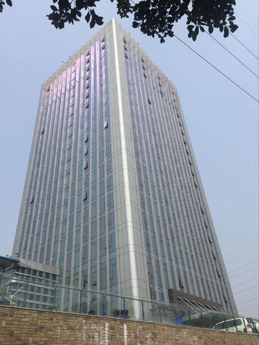 重庆互联网智能产业园与金渝轻轨站的距离及互联网销售概况